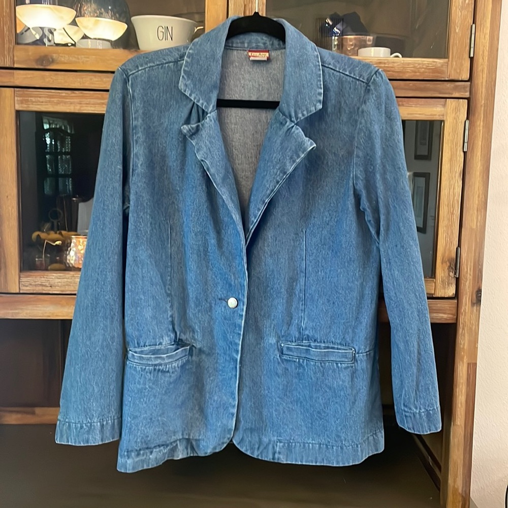 Vintage denim blazer. Size Medium. Great condition